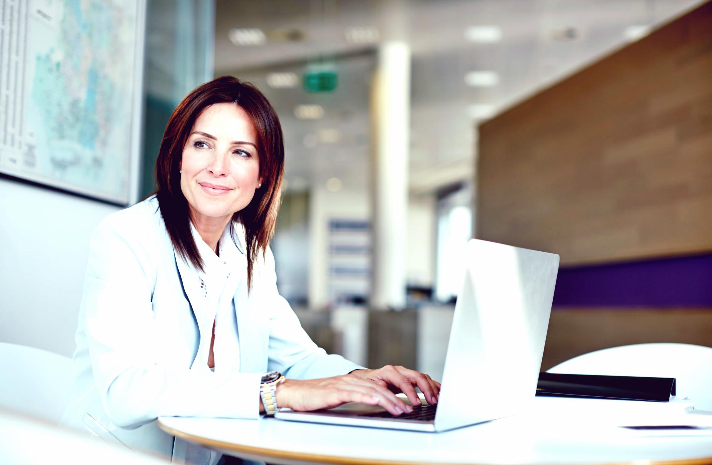 Процесс профессиональной обработки фотографий в студии